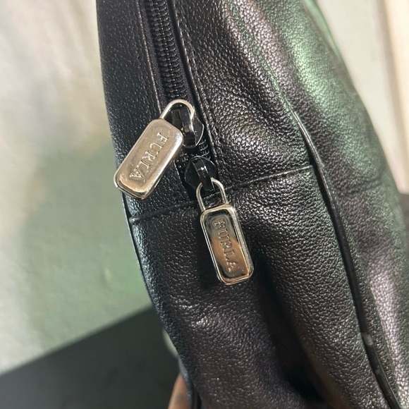⚡️⚡️🔥🔥 MOVING SALE Furla Black Leather Bag - Picture 3 of 6